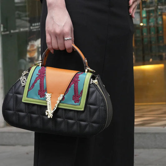 2024 Women Embroidery Top Designer Shell Handbags Fashion Female Diamonds Shoulder Bag Party Evening Cluth Purse Underarm bag ﻿